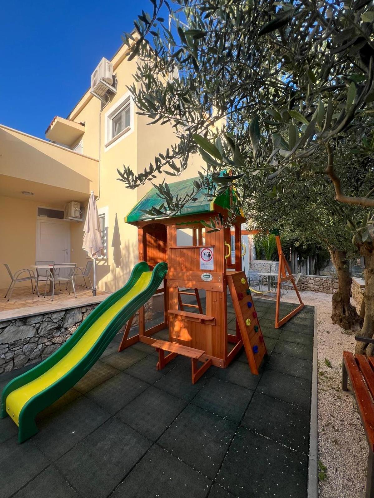 Apartmani Lovren Novalja Luaran gambar